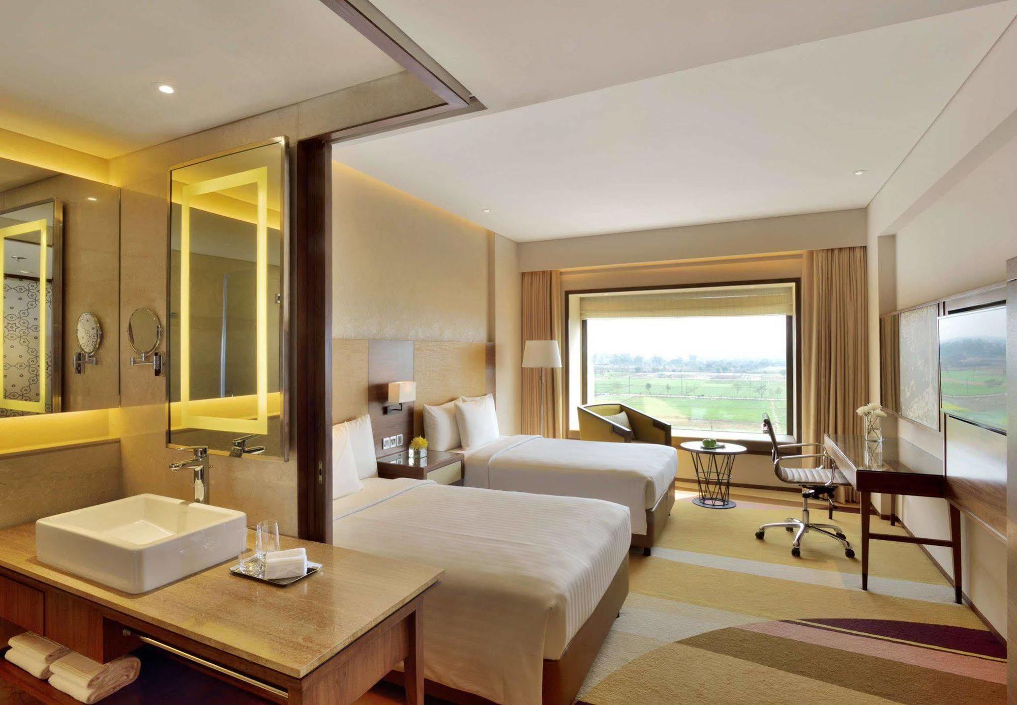 Courtyard By Marriott Raipur Hotel Luaran gambar